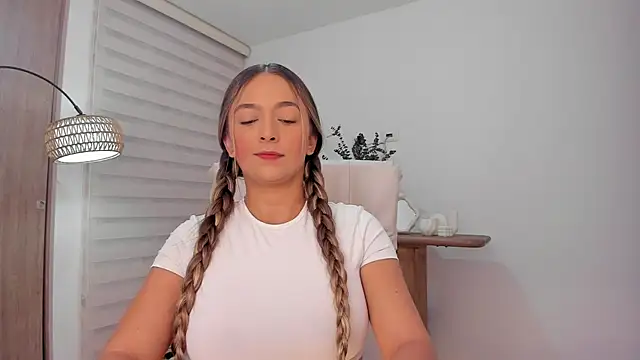 wandathompson  online show from April 15, 10:16 am