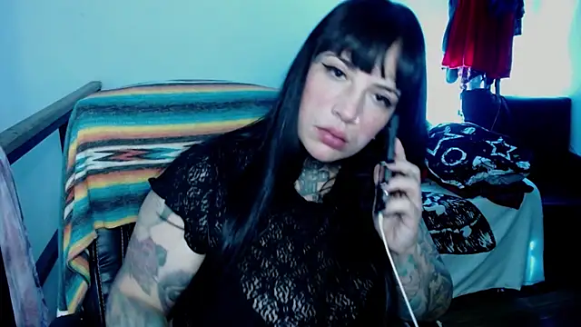 Snapshot of VampGirl1 chatting on October 7, 1:21 am VampGirl1 online show from October 7, 1:21 am