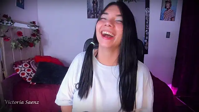 victoriaasaenz  online show from June 13, 1:03 am