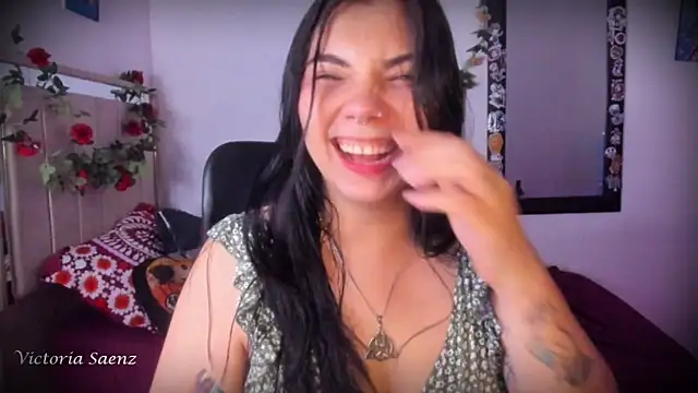 victoriaasaenz  online show from June 14, 2:24 am