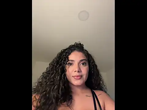 Snapshot of Mariecurl chatting on September 25, 9:34 pm Mariecurl online show from September 25, 9:34 pm