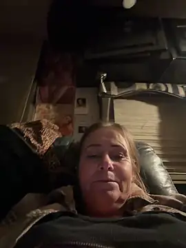 SummerBlueMoon online show from February 8, 2:15 am