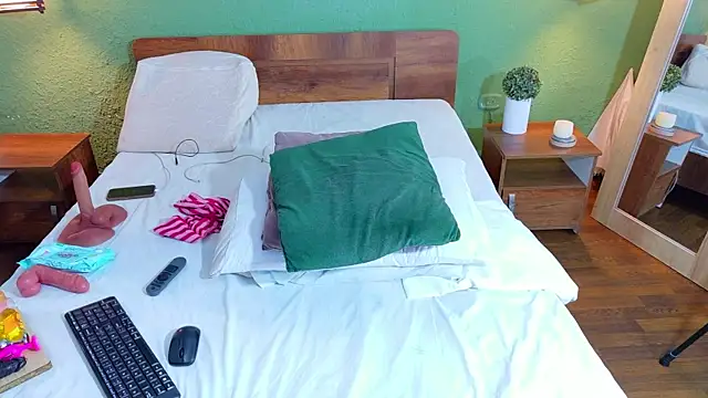 dannaahbrown online show from March 11, 5:48 pm