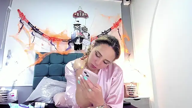 charlott lens online show from October 28, 6:13 pm