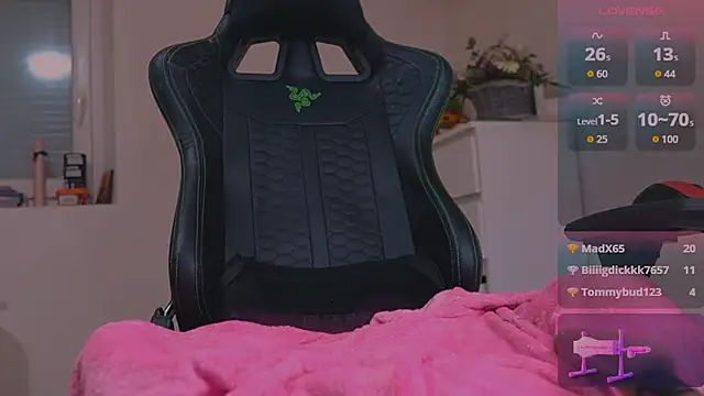 Alice Davidson online show from December 3, 7:16 pm