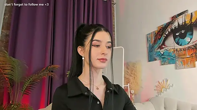 LauraCoy online show from May 11, 9:45 pm