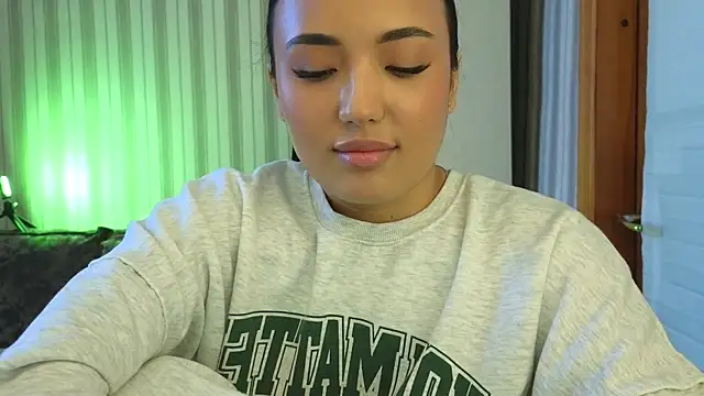 lily  foster online show from September 22, 7:07 am