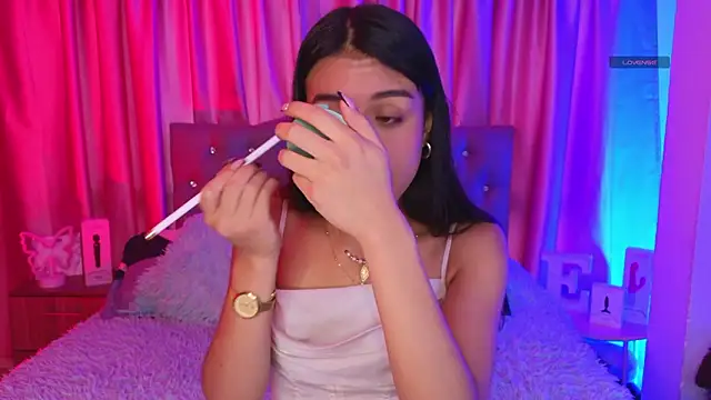 Emiily Scott1 online show from March 27, 7:14 pm