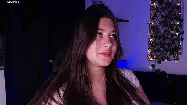 kisstarxxx online show from July 10, 5:19 am