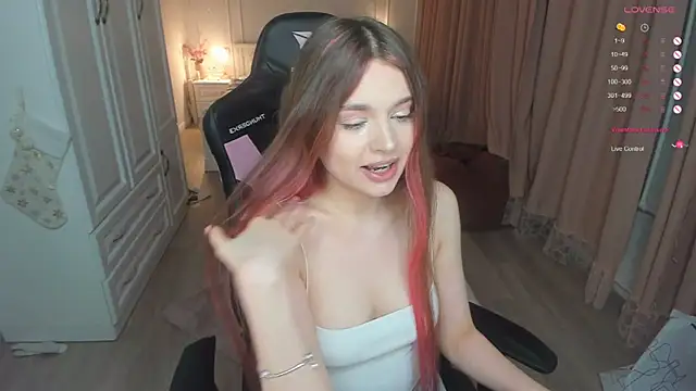 lil cassie online show from February 8, 7:28 pm