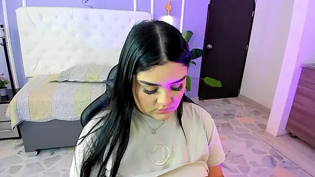 martinasaez online show from March 9, 8:56 pm