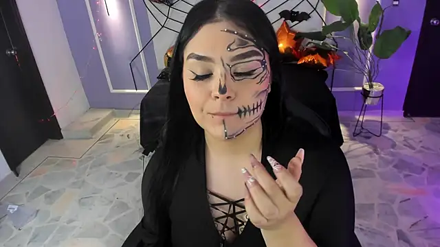 martinasaez online show from October 20, 9:29 pm