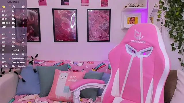 art lovee online show from October 2, 2:16 am