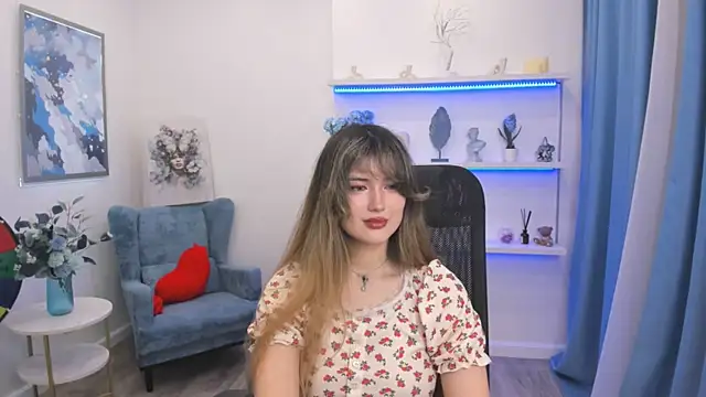 AnneTLi online show from April 19, 3:17 am