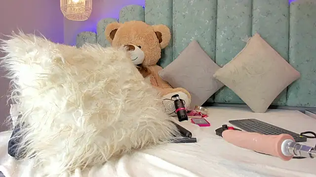 mia slutty  online show from November 5, 2:22 pm