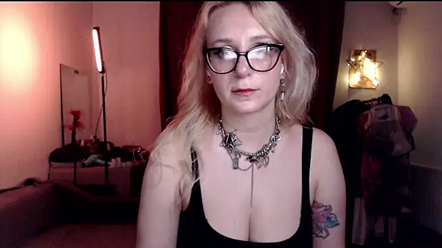 welliza online show from July 11, 1:05 am