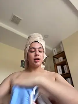 Nicollemays online show from November 7, 4:34 pm