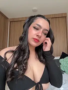 Nicollemays online show from June 18, 5:07 pm