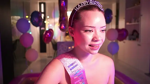 VixenMia online show from March 10, 4:16 am