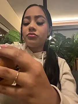 Luisa Fernandaa online show from February 21, 2:23 am