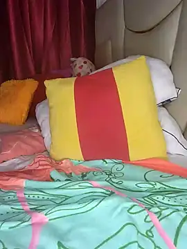 NicRaisaa online show from March 4, 7:26 am