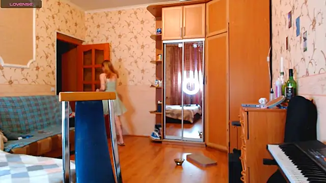 Snapshot of MarySweetness chatting on September 13, 12:24 pm MarySweetness online show from September 13, 12:24 pm