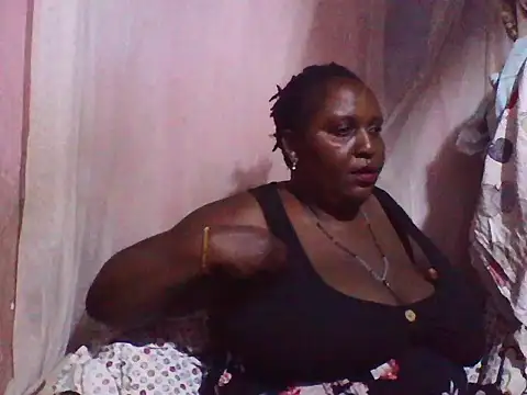 Snapshot of big_clits chatting on October 9, 10:03 pm big clits online show from October 9, 10:03 pm