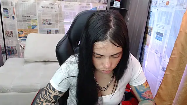 Snapshot of i_am_nina_ chatting on September 25, 10:18 pm i am nina online show from September 25, 10:18 pm