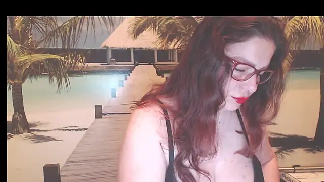 Queen  Natasha online show from June 20, 9:40 pm