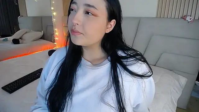 Miss Loise online show from December 15, 2:39 am