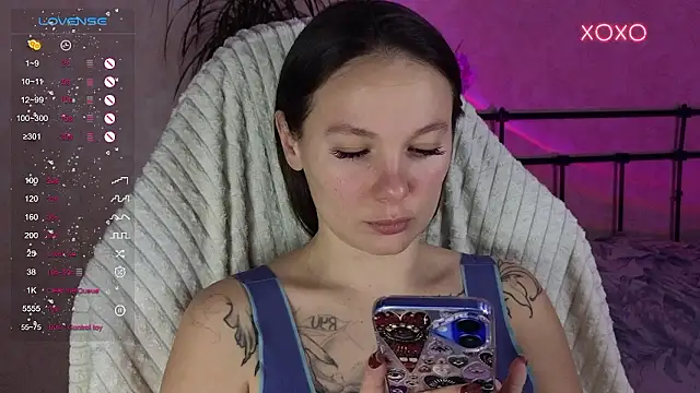 lil luna x online show from January 10, 5:28 pm