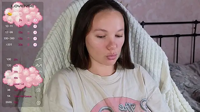 lil luna x online show from June 6, 9:43 pm