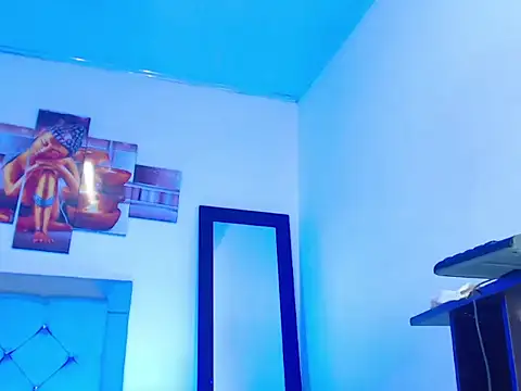 sofia collenx online show from April 17, 6:15 am