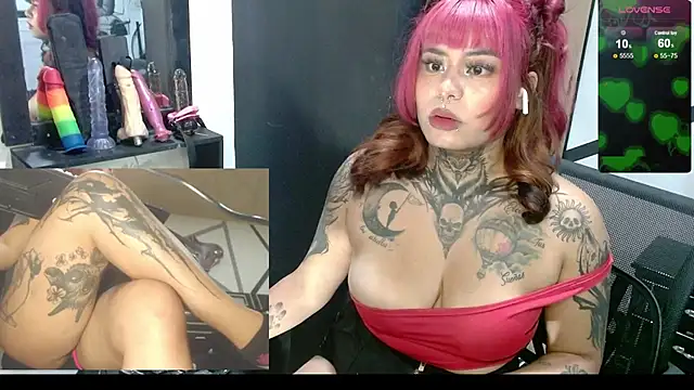 Snapshot of miss_cloverrr chatting on October 22, 3:00 am miss cloverrr online show from October 22, 3:00 am