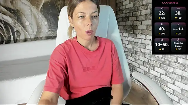 Eva Melow online show from September 20, 3:10 pm