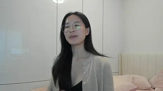 Snapshot of secretgirlfriendxo chatting on October 28, 12:38 am secretgirlfriendxo online show from October 28, 12:38 am