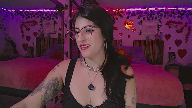 Snapshot of azahar__ziiz chatting on September 10, 12:21 am azahar ziiz online show from September 10, 12:21 am