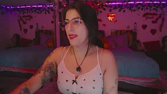 Snapshot of azahar__ziiz chatting on October 2, 12:37 am azahar ziiz online show from October 2, 12:37 am