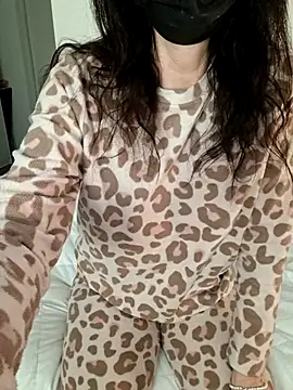 Silvia Zeno online show from February 19, 11:10 am