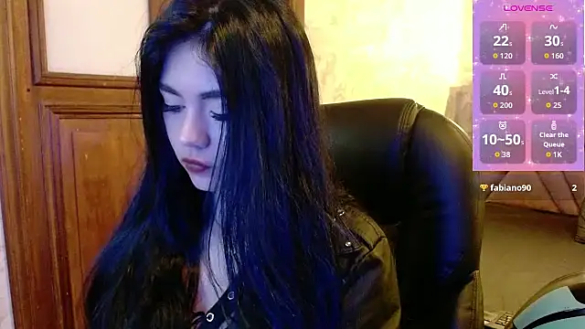 Snapshot of gabriella_27 chatting on October 10, 12:43 pm gabriella 27 online show from October 10, 12:43 pm