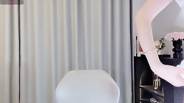 lvy-w online show from July 1, 1:10 pm