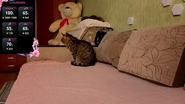 Black or white ANGEL online show from April 9, 4:56 pm