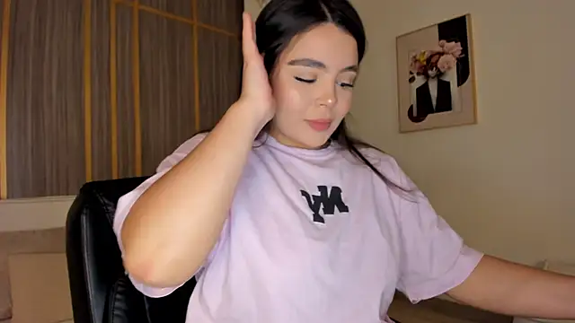 IsabellaAllen online show from December 18, 10:03 pm