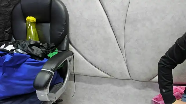 HornySlut69  online show from March 2, 12:32 am