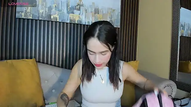 Snapshot of emily_roberts1 chatting on September 24, 12:59 pm emily roberts1 online show from September 24, 12:59 pm