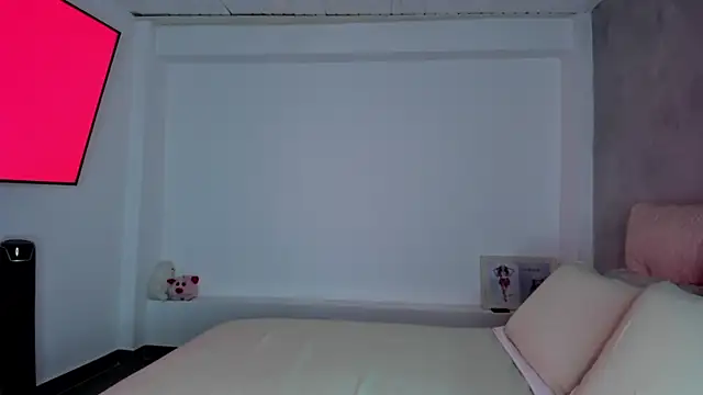 YuliCardona  online show from May 28, 3:48 am