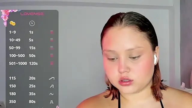 YuliCardona  online show from June 20, 5:33 am