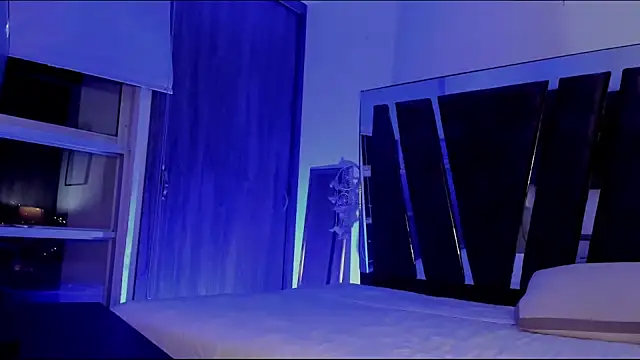 HollyEvanz online show from November 10, 5:24 am