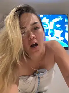 Danielavegax online show from August 1, 2:57 am