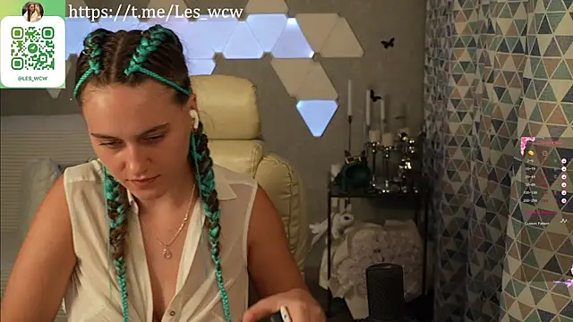 Snapshot of HarleyDeess chatting on October 5, 10:15 pm HarleyDeess online show from October 5, 10:15 pm